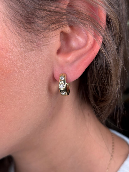 Ladies 3 Diamond Hoop