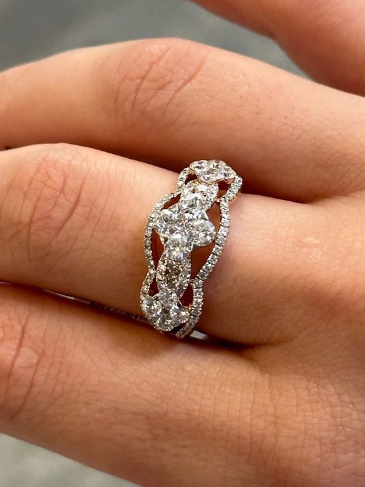 Ladies Three Clover Shaped Fancy Ring