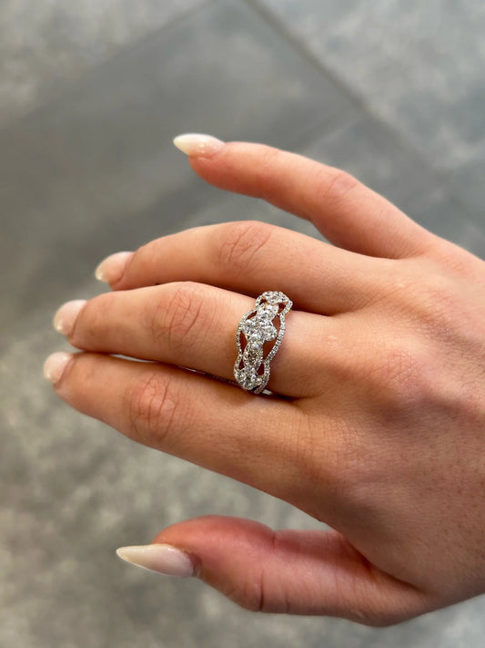 Ladies Three Clover Shaped Fancy Ring