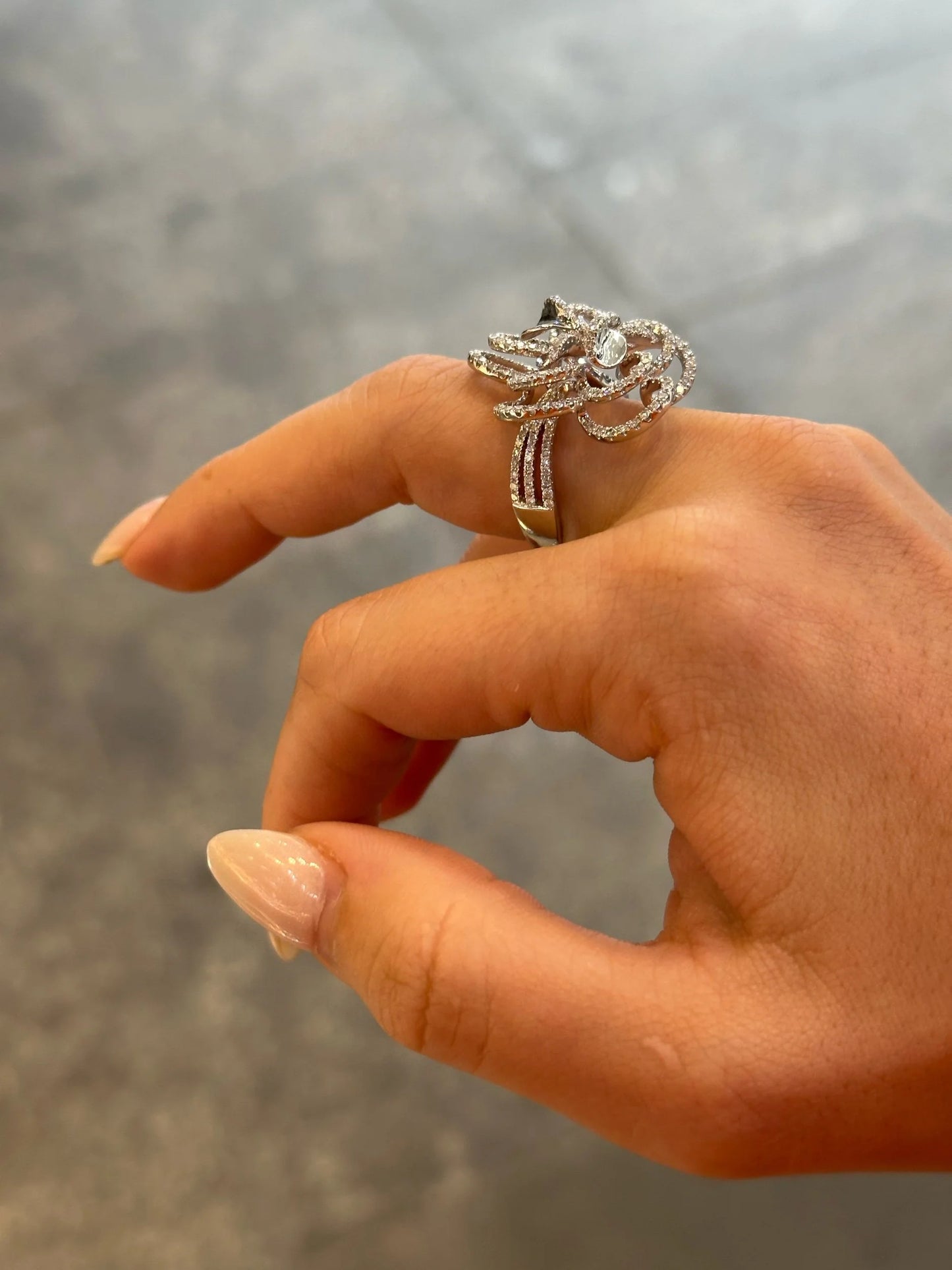 Ladies Flower Round Diamond Ring