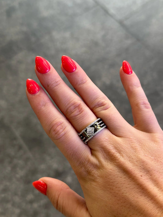 Ladies Black Onyx and Round Diamond Ring