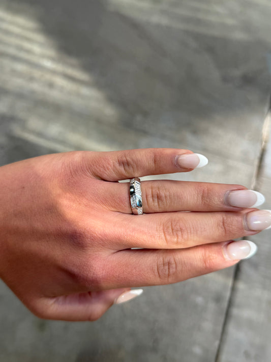 Ladies White Gold and Round Diamond Graduated Ring