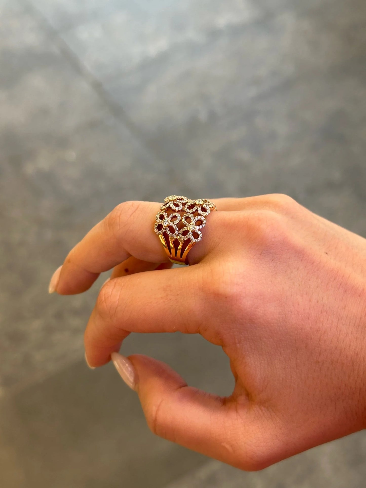 Ladies Wide Six Flower Design Ring