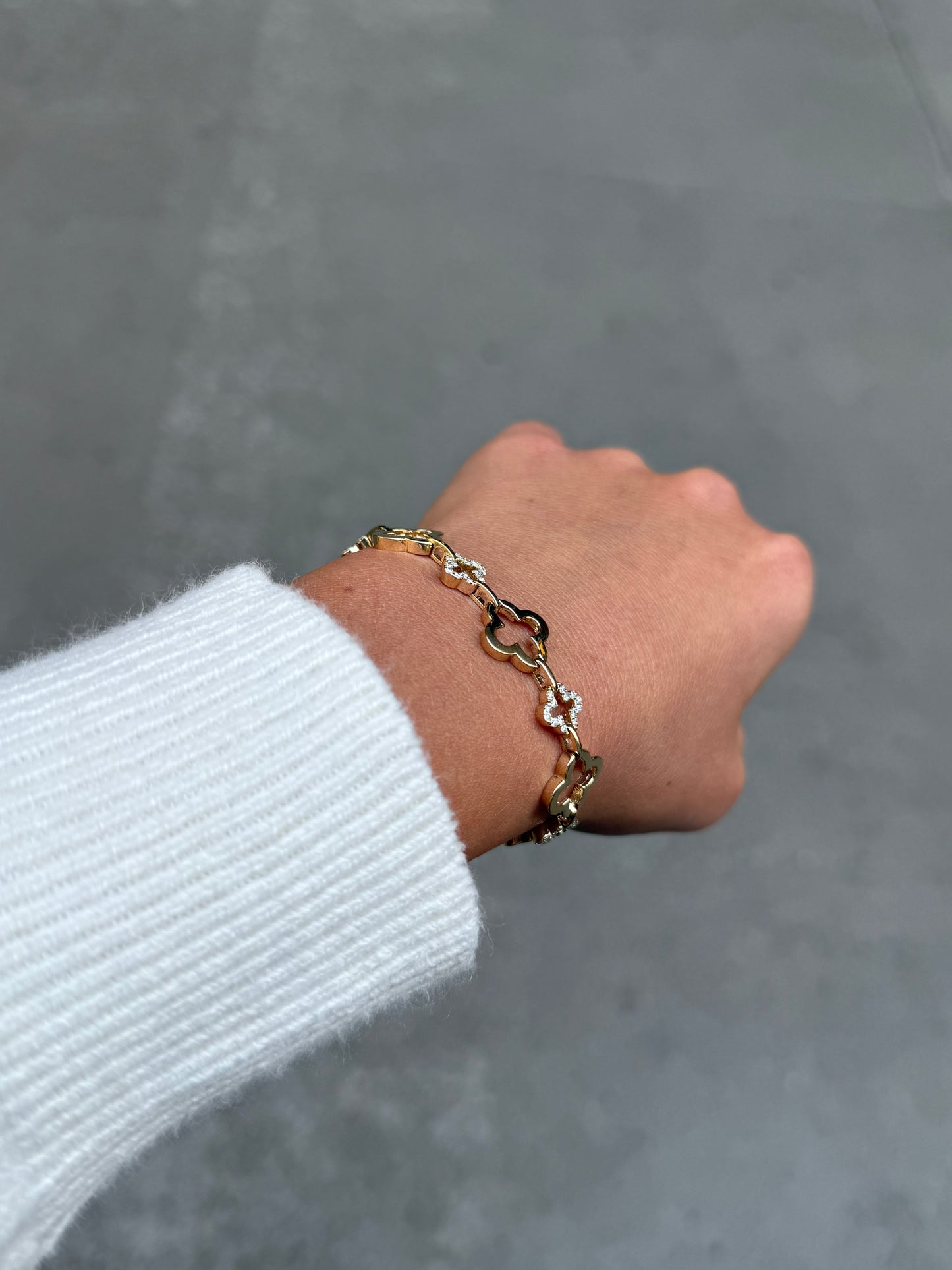 Ladies Gold and Diamond Clover Bracelet