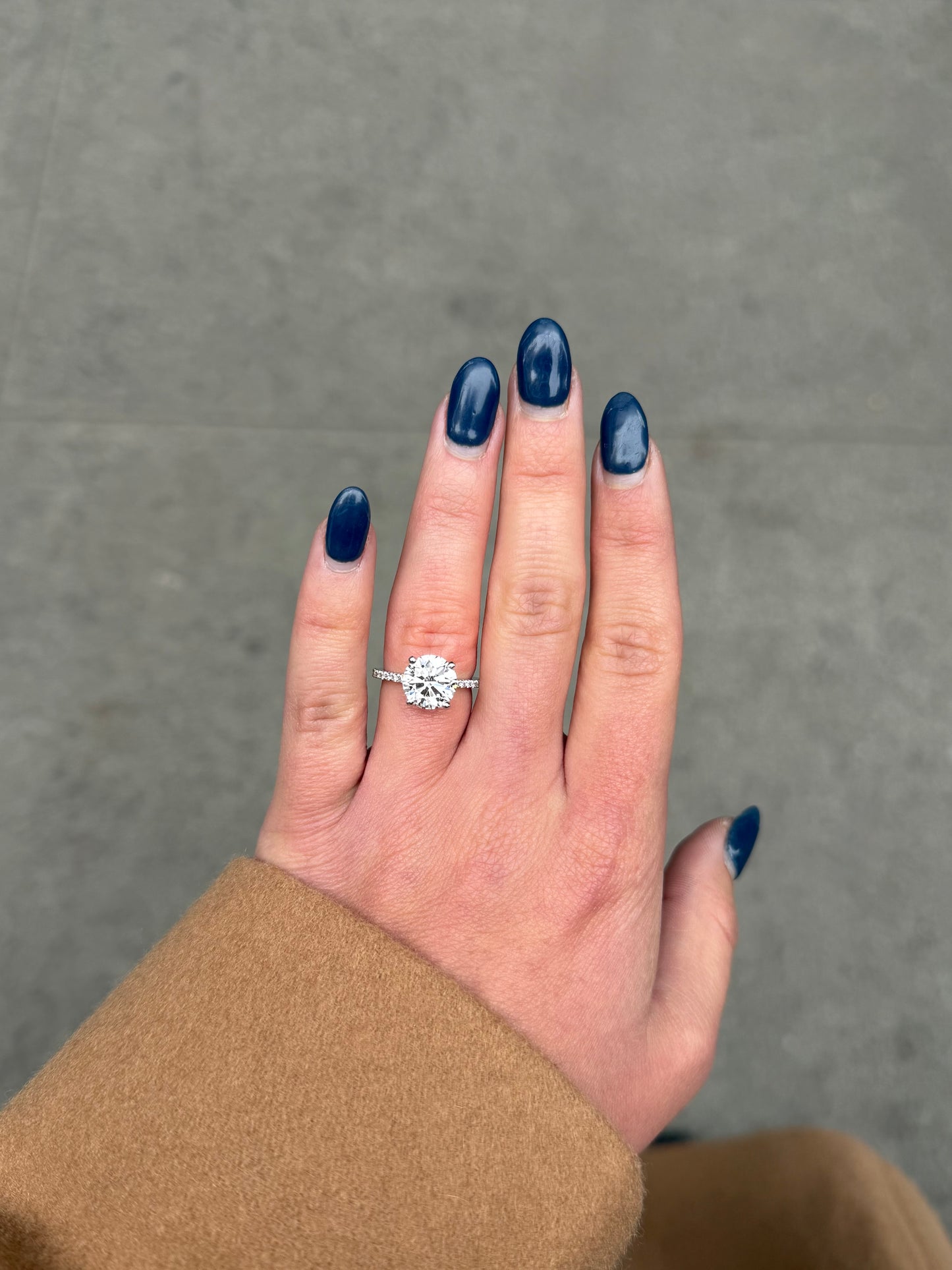 Ladies Lab Grown Round Diamond Engagement Ring