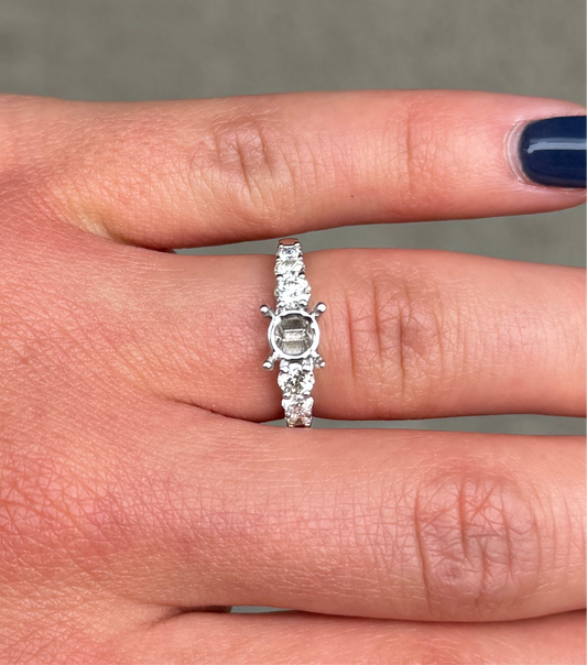 Ladies Graduated 3 Stone Engagement Ring