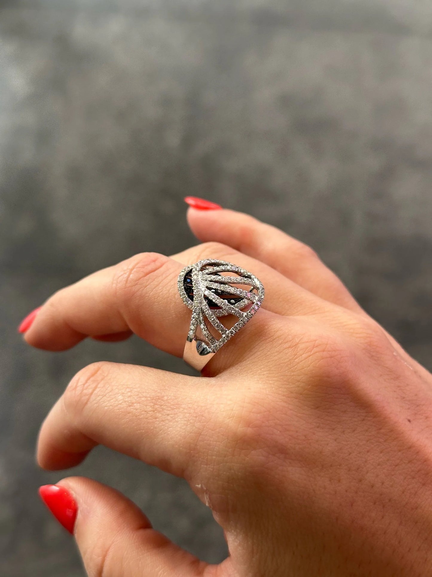 Ladies Overlapping Black Diamond and Round Diamond Ring