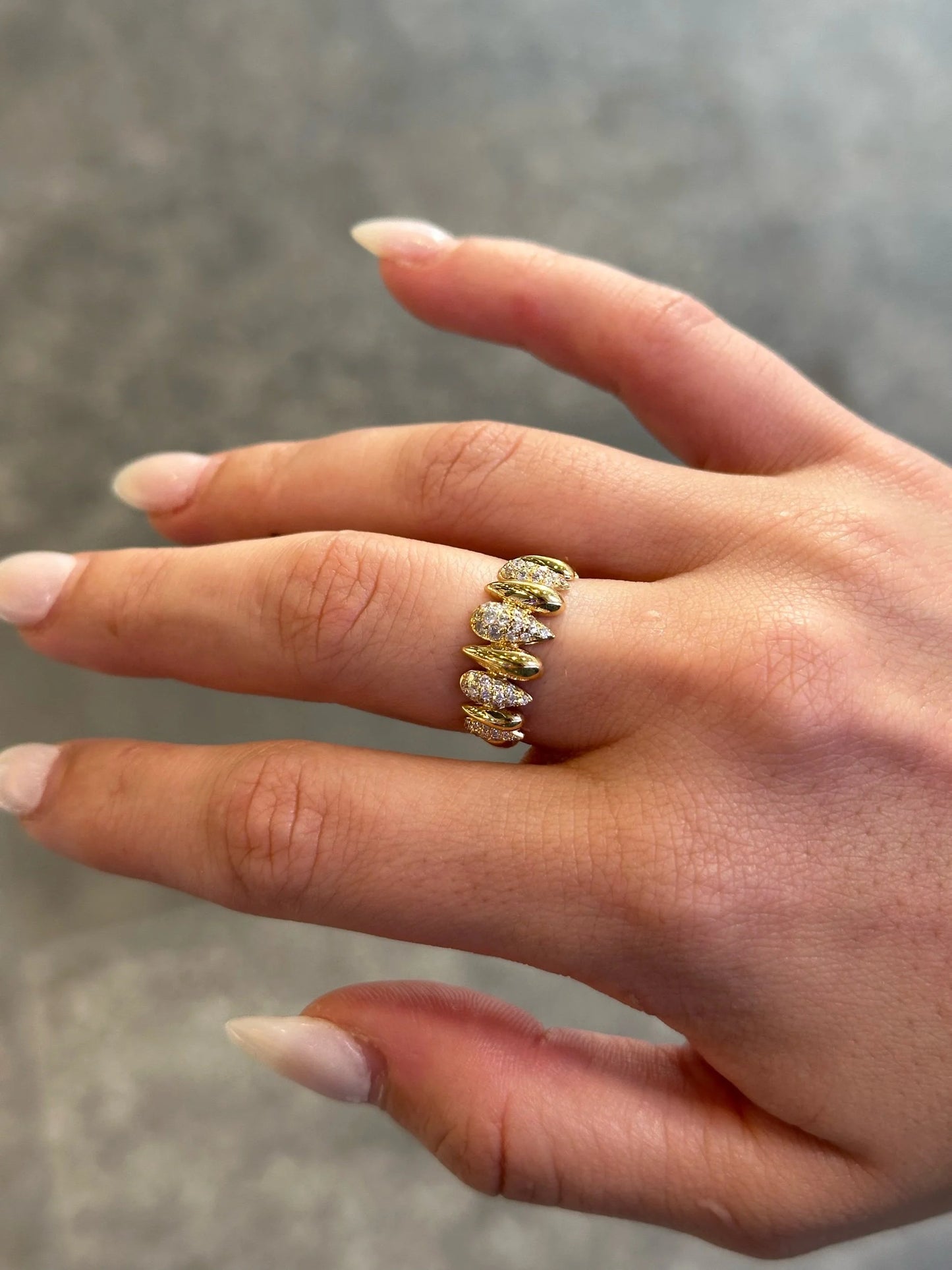 Ladies Alternating Pear Shaped Pave Set Round Diamond Ring