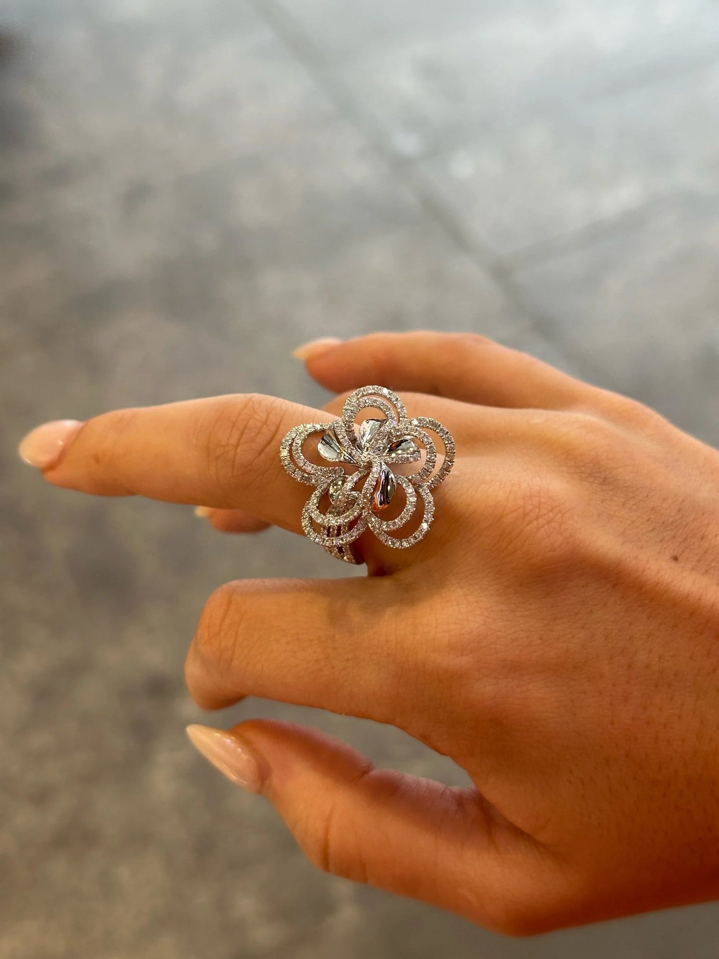 Ladies Flower Round Diamond Ring