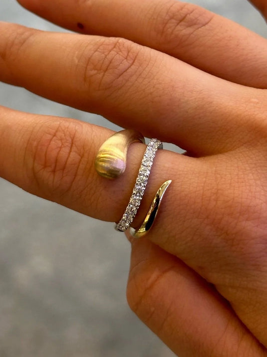 Ladies Matte Finish and Round Diamond Ring