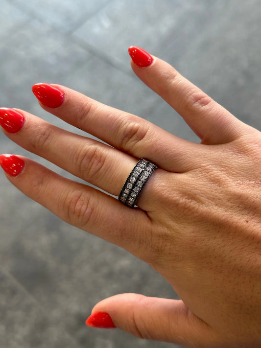 Ladies Two Row Black Diamond and Round Diamond Ring