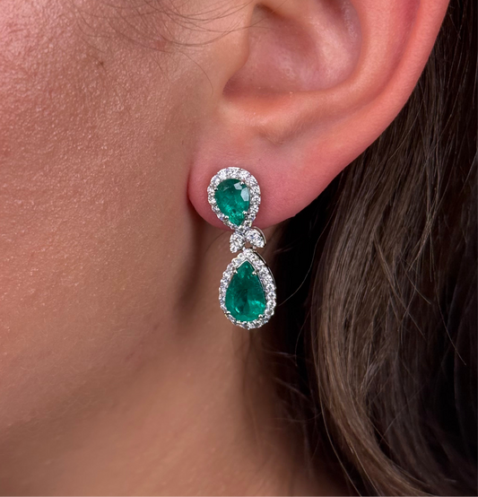 Ladies Pear Emerald and Round Diamond Earring