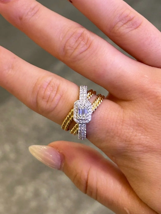 Ladies Two Tone Overlapping Round Diamond Ring