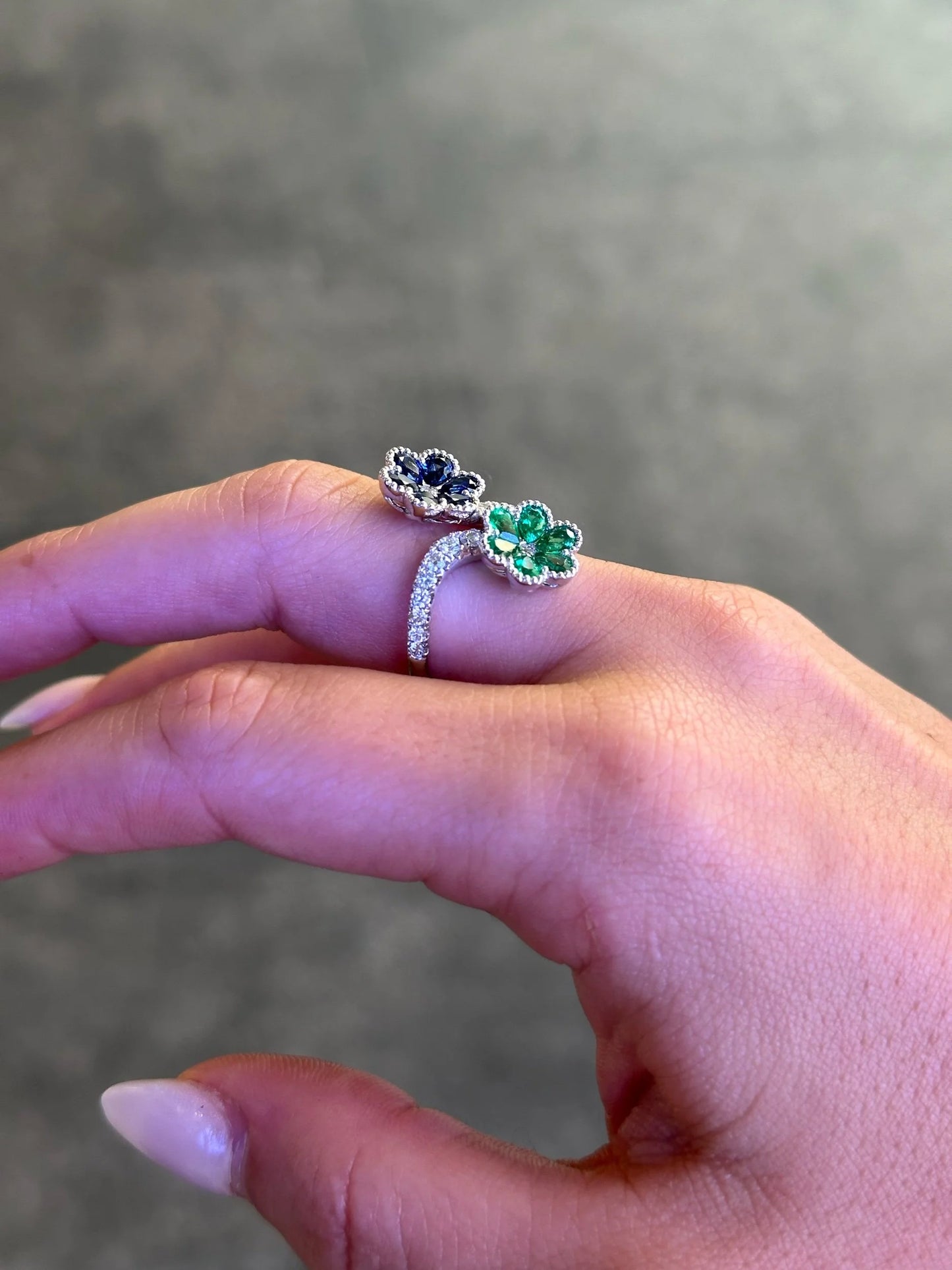 Ladies Emerald and Sapphire Stone Flower Round Diamond Ring