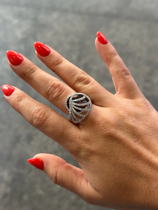 Ladies Overlapping Black Diamond and Round Diamond Ring