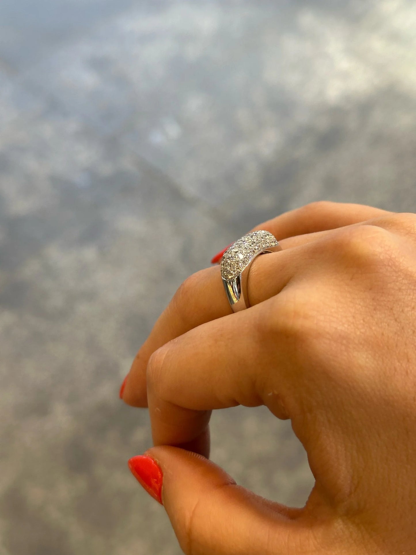 Ladies Center Pave Round Diamond Ring