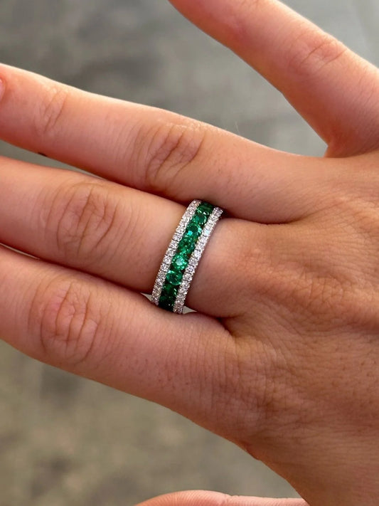 Ladies Emerald Round Diamond Ring