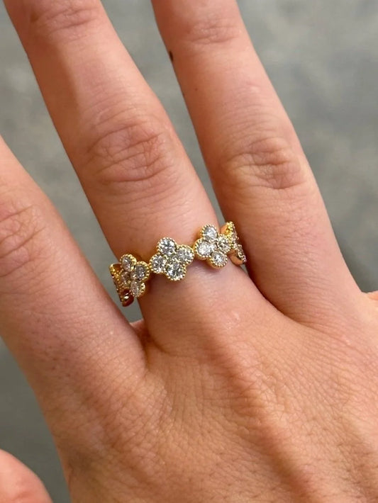 Ladies Five Clover Shaped Round Diamond Ring