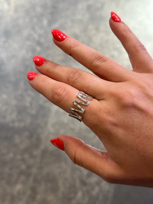 Ladies Majestic Baguette Cut Diamond Ring