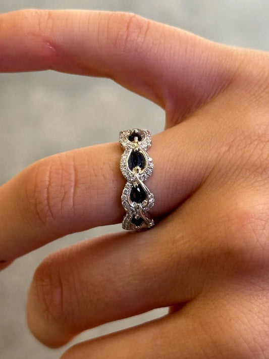 Ladies Sapphire Stone and Round Diamond Elegant Ring