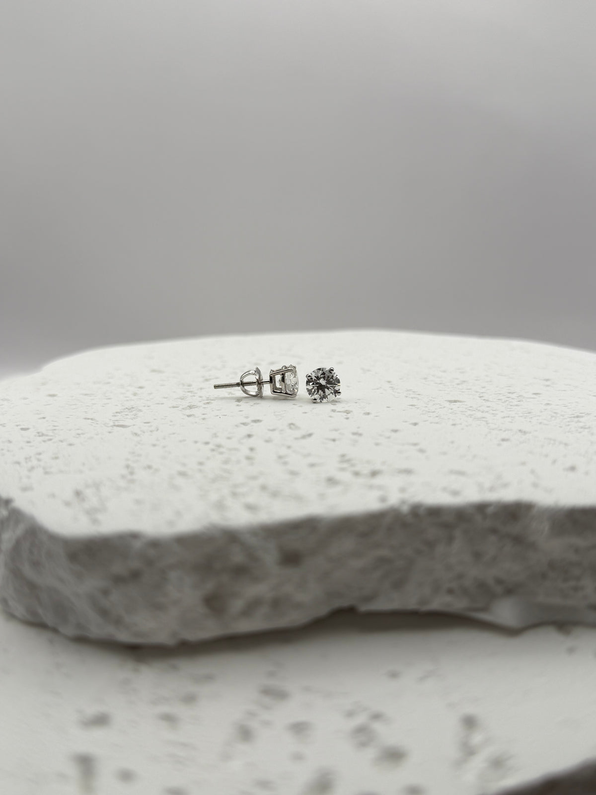 2.00cttw Diamond Stud Earring