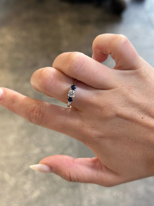 Ladies Sapphire Stone and Center Round Diamond Ring