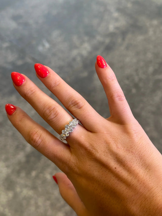 Ladies Cluster Round Diamond Ring