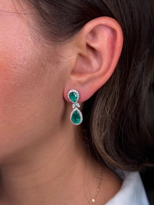 Ladies Pear Emerald and Round Diamond Earring