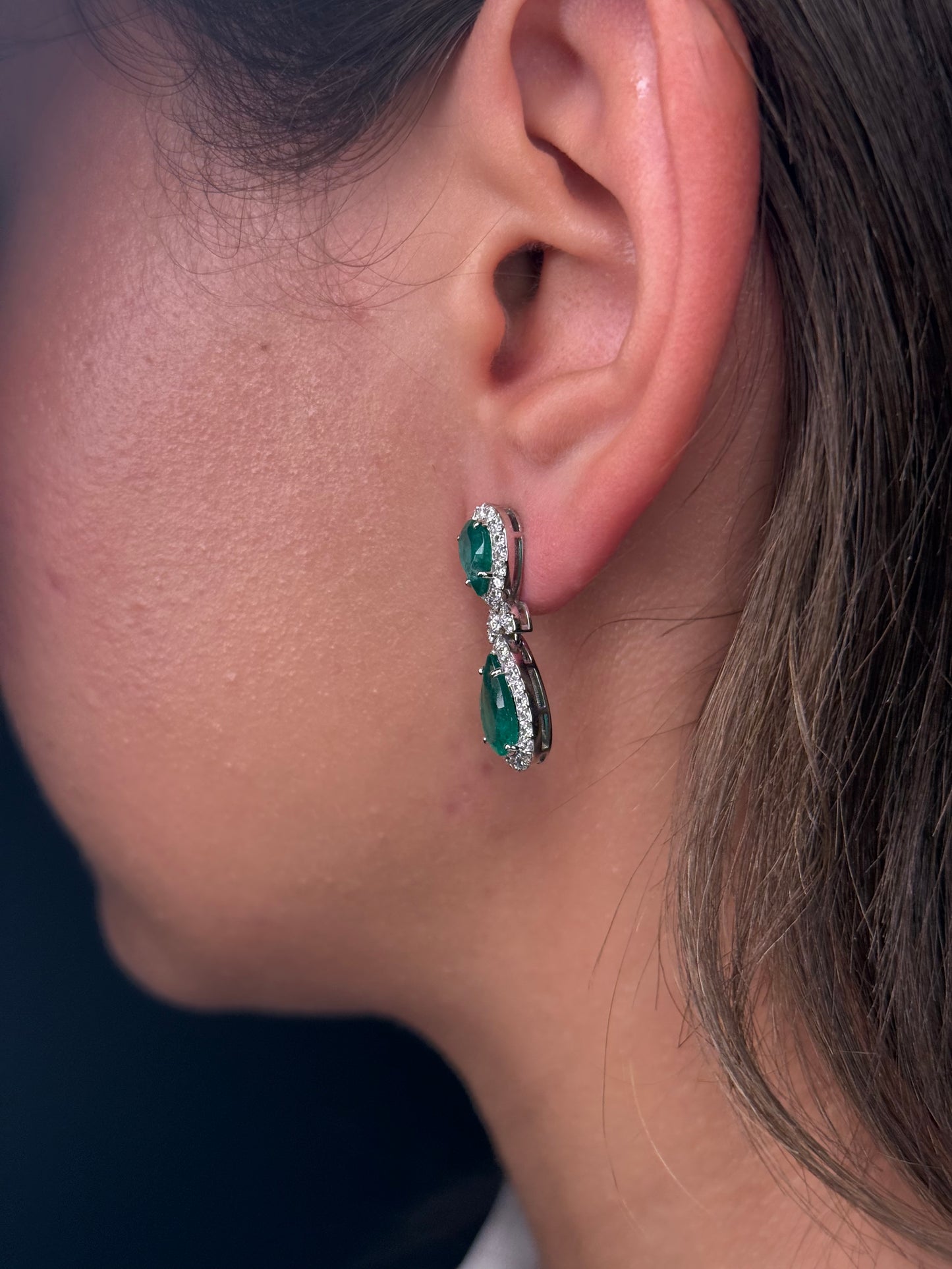 Ladies Pear Emerald and Round Diamond Earring