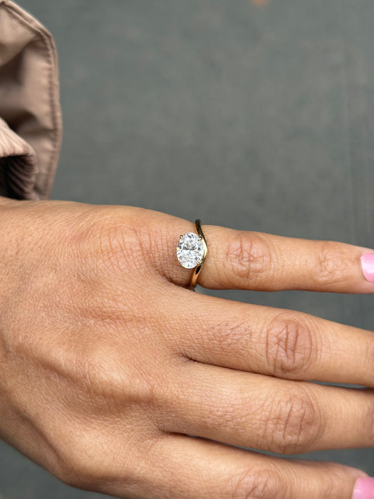 Ladies Horizontal Set Oval Lab Grown Diamond Ring