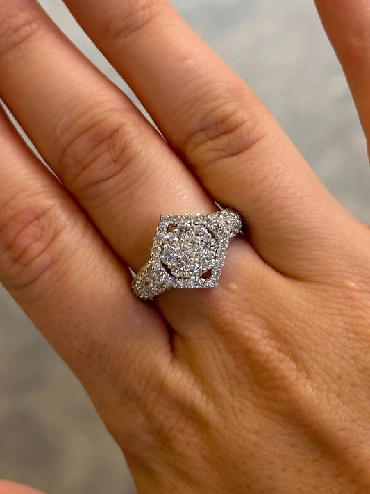 Ladies Round Cluster Center Diamond Ring