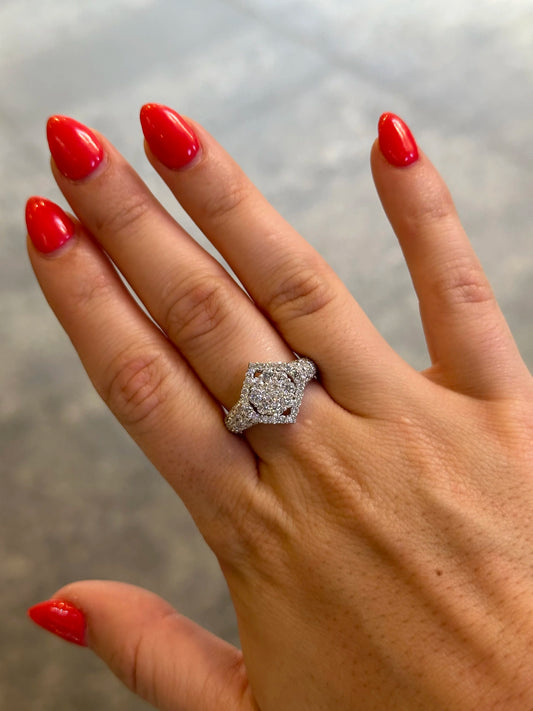 Ladies Round Cluster Center Diamond Ring