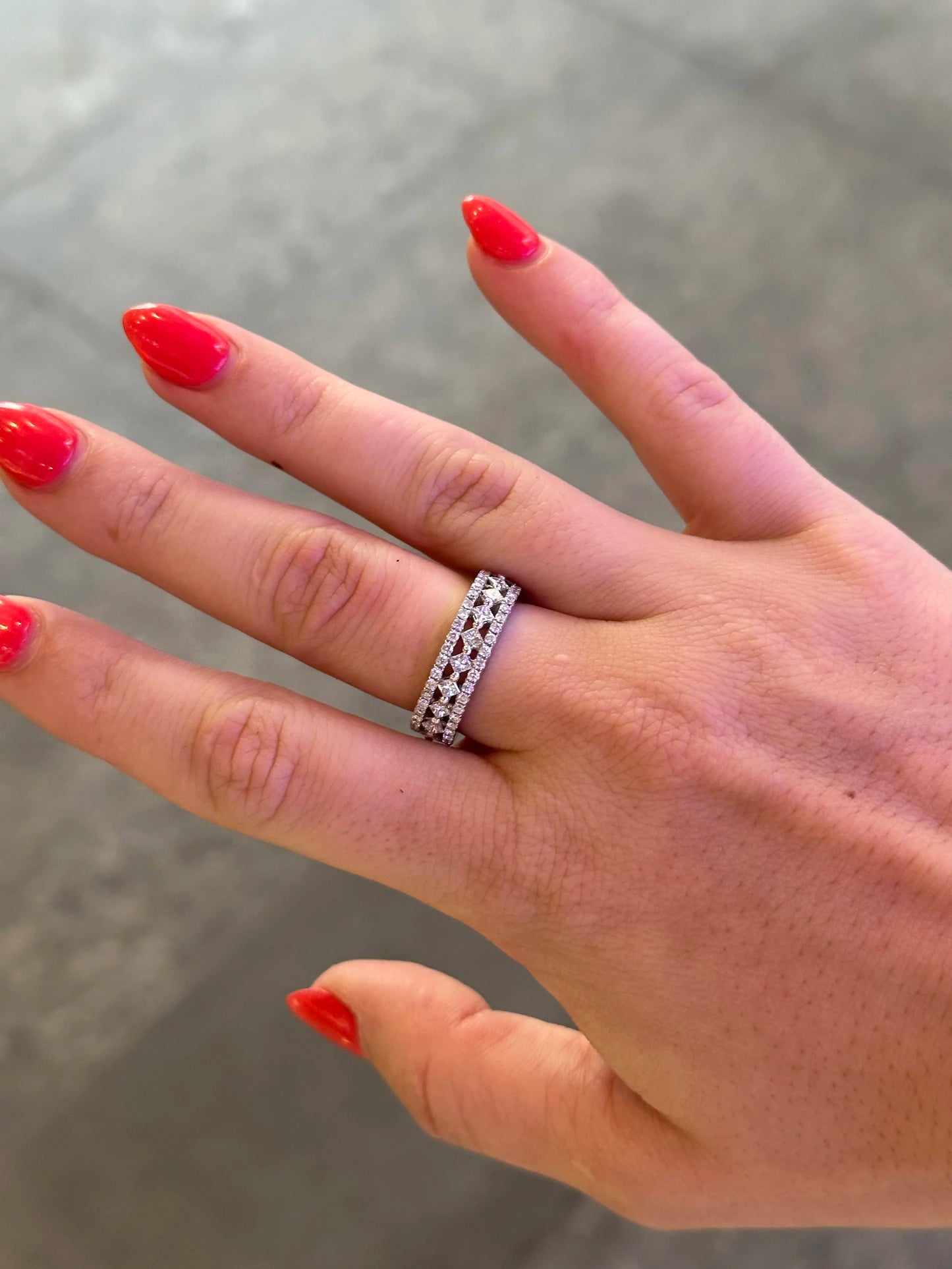 Ladies Three Row Alternating Princess and Round Diamond Band