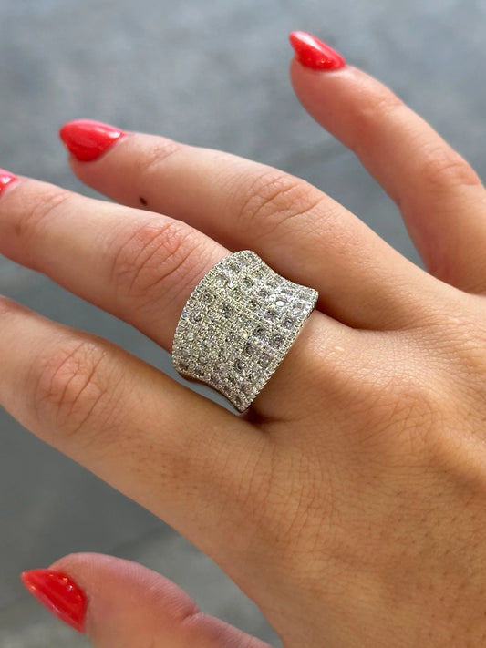 Ladies Inverted Dome Round Diamond Ring