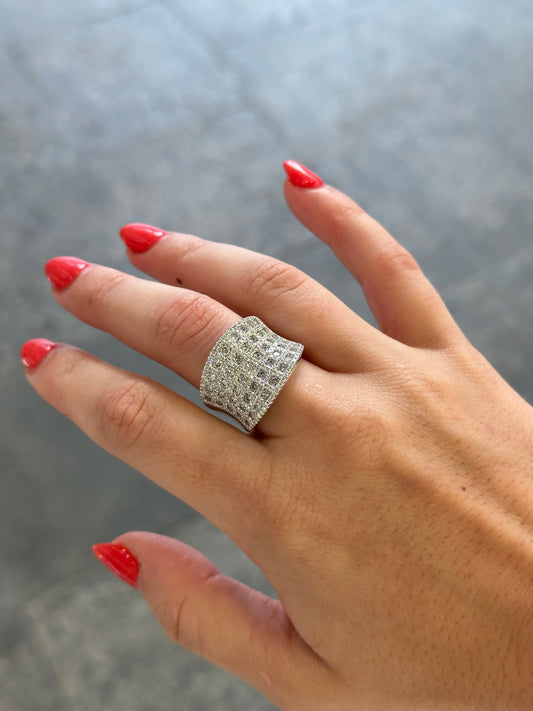 Ladies Inverted Dome Round Diamond Ring