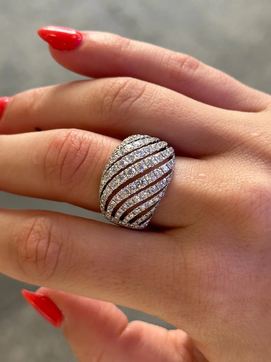 Ladies Split Wide Round Diamond Ring