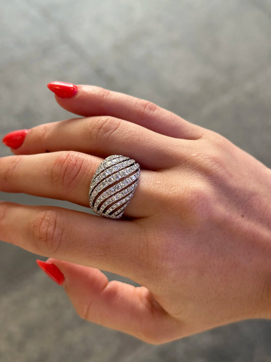 Ladies Split Wide Round Diamond Ring