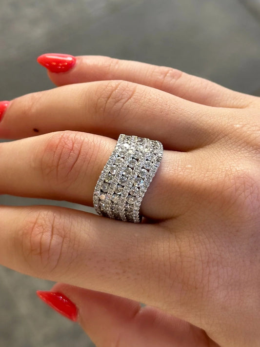 Ladies Seven Row Alternating Large and Small Round Diamond Ring