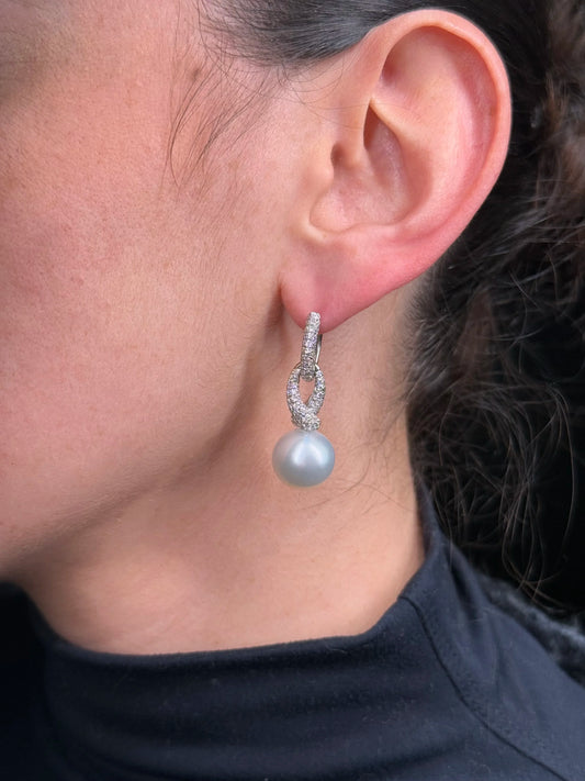 Ladies Dangle Pearl and Diamond Earrings