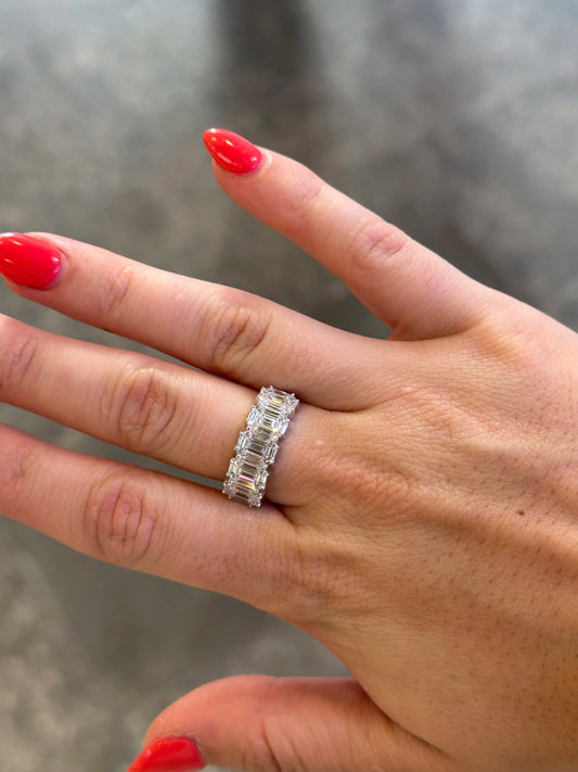 Ladies Five Piece Emerald Cluster Diamond Ring