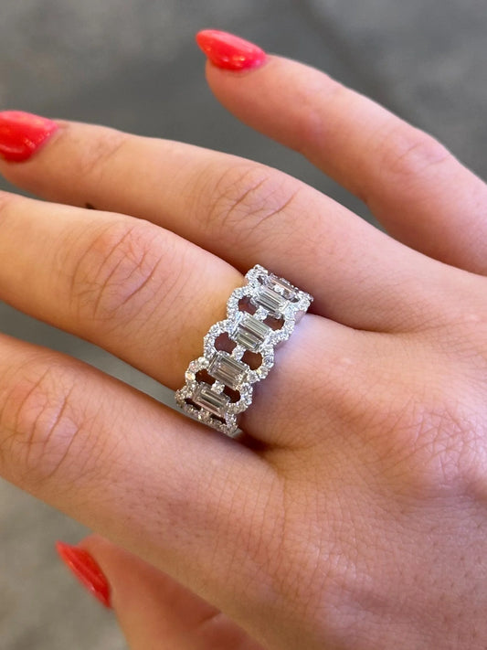Ladies Split Baguette and Round Diamond Ring