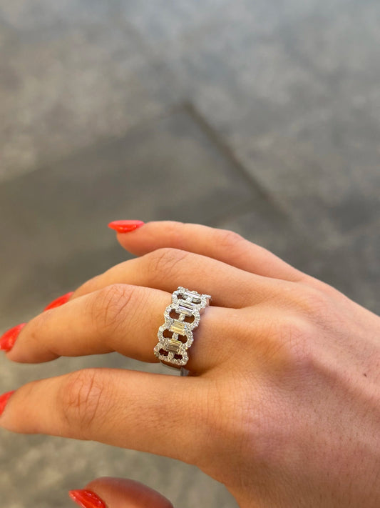 Ladies Split Baguette and Round Diamond Ring