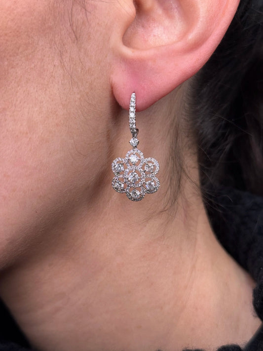 Ladies Eight Diamond Flower Earrings