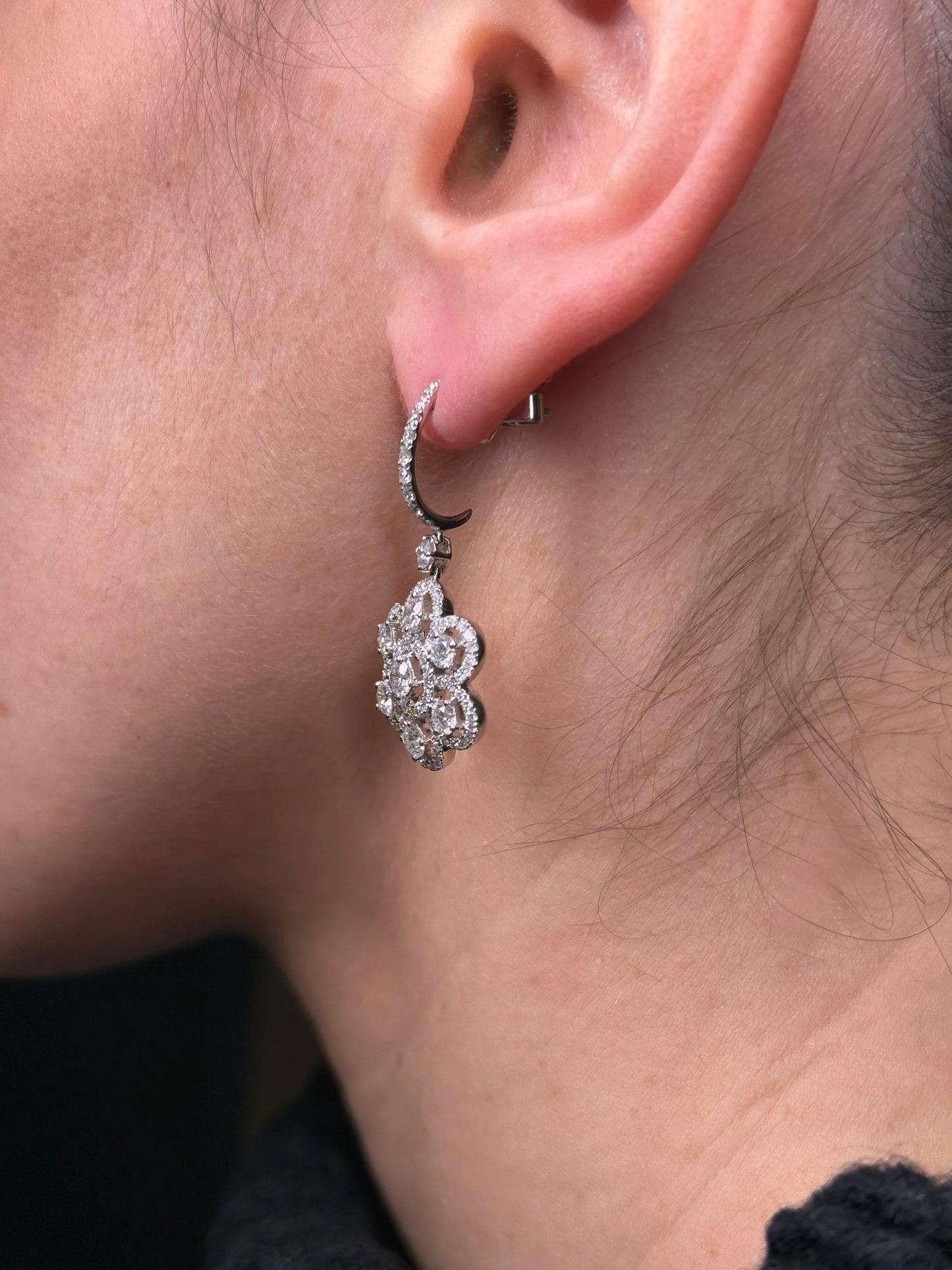 Ladies Eight Diamond Flower Earrings