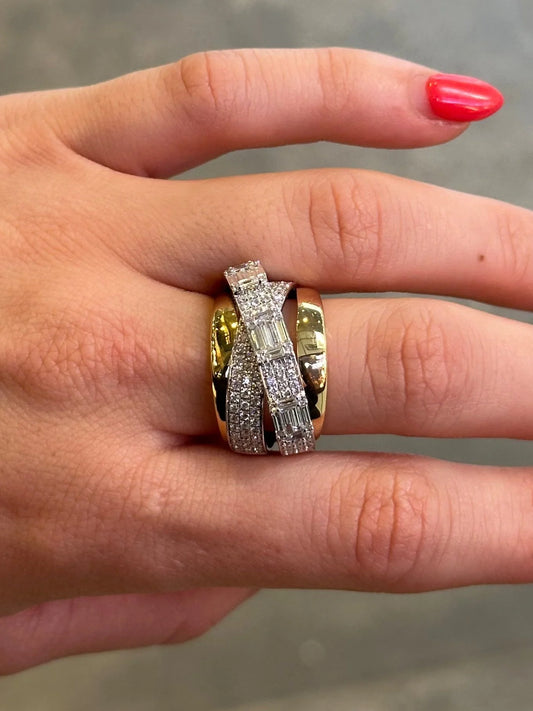 Ladies Overlapping Diamond Ring
