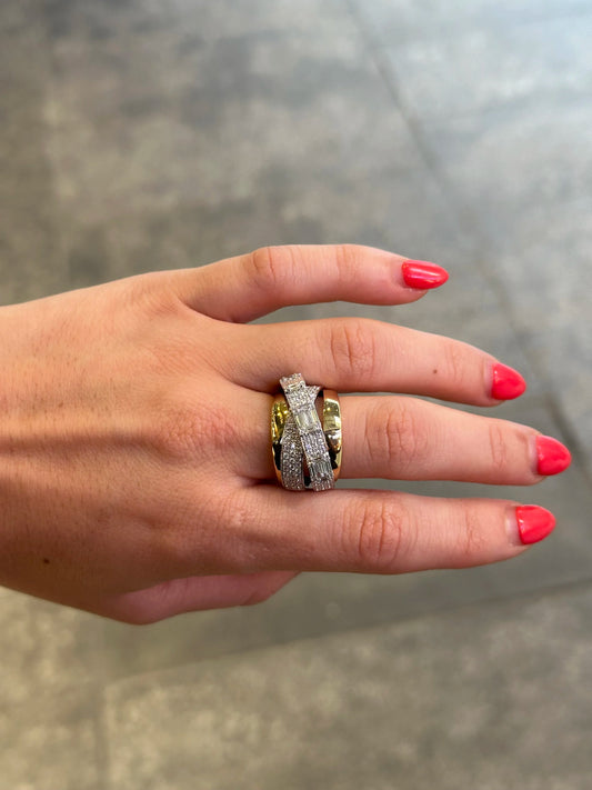 Ladies Overlapping Diamond Ring