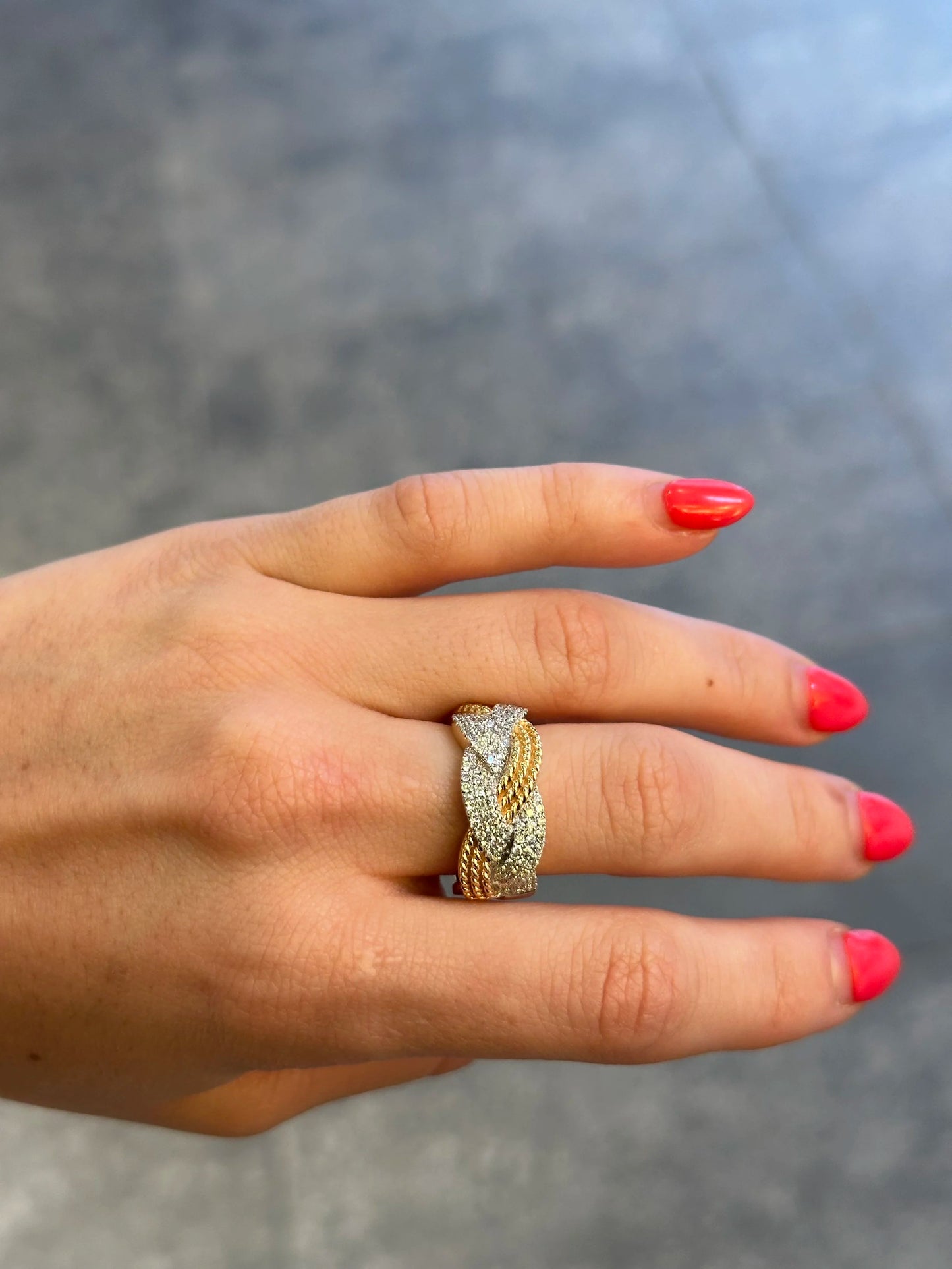 Ladies Intertwined Gold Ball and Round Diamond Ring