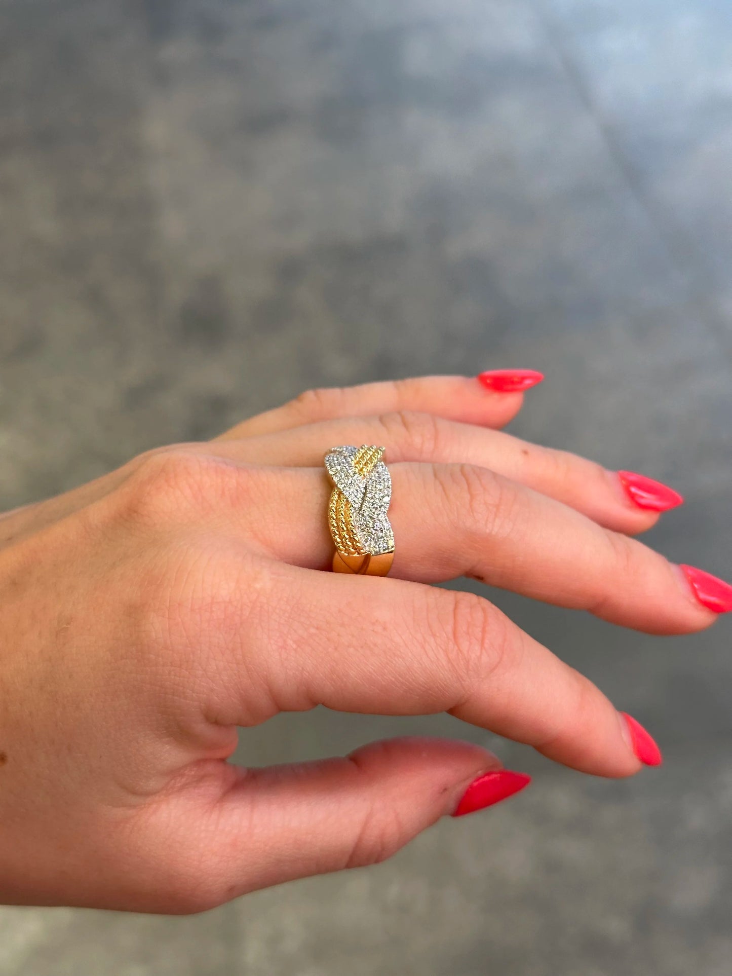 Ladies Intertwined Gold Ball and Round Diamond Ring