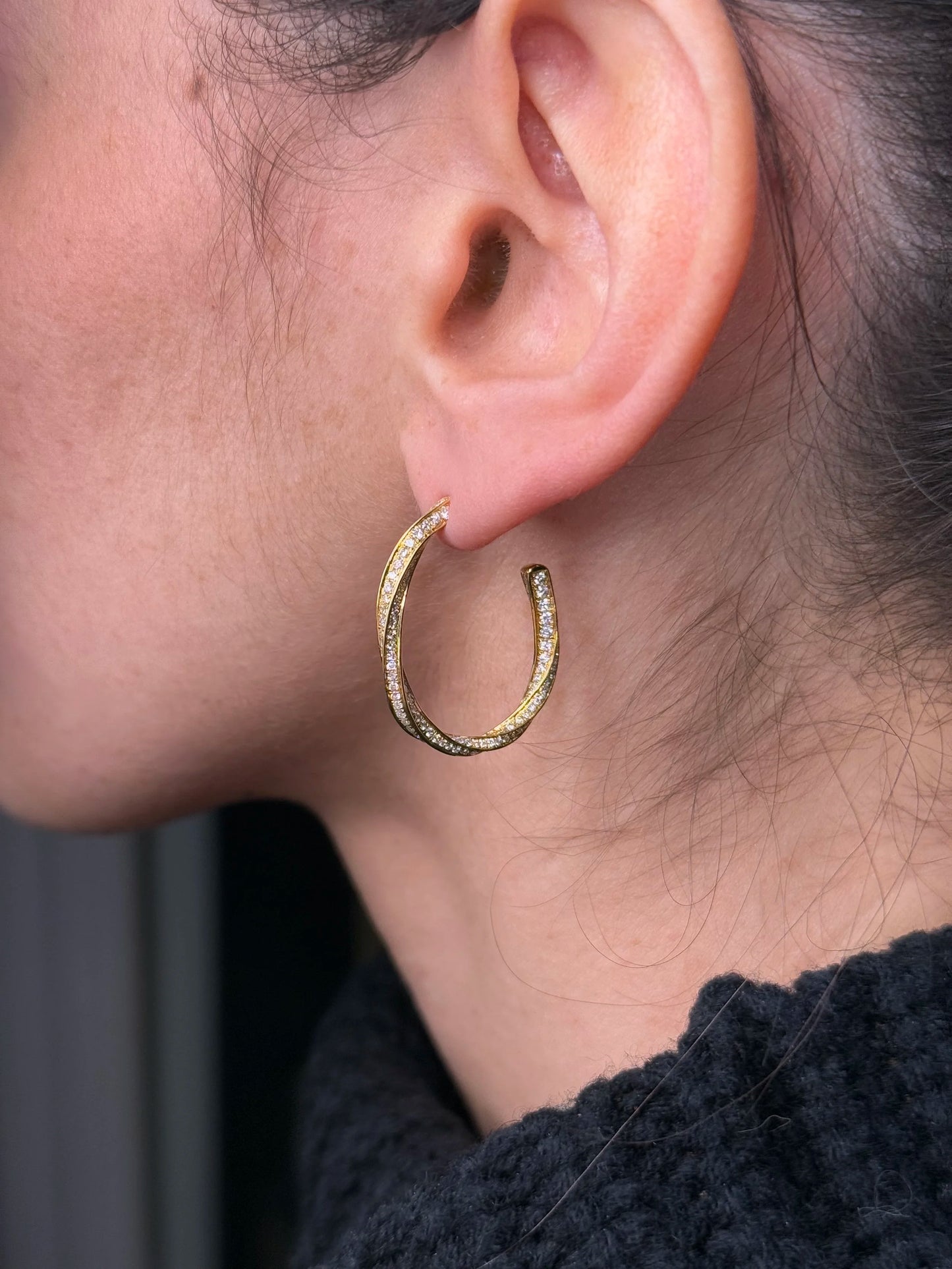 Ladies Oval Shaped Twist Design Hoops
