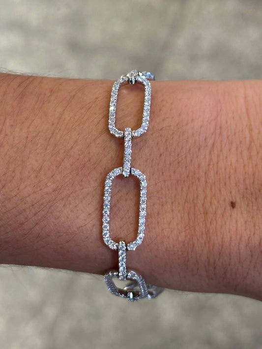 Ladies Link Design Round Diamond Bracelet